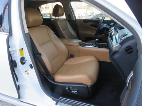 Used 2014 Lexus LS 460 AWD image 11