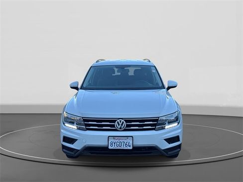 Used 2019 Volkswagen Tiguan SE image 2