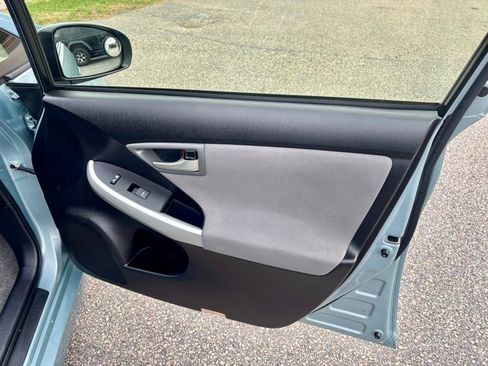 Used 2012 Toyota Prius One image 10