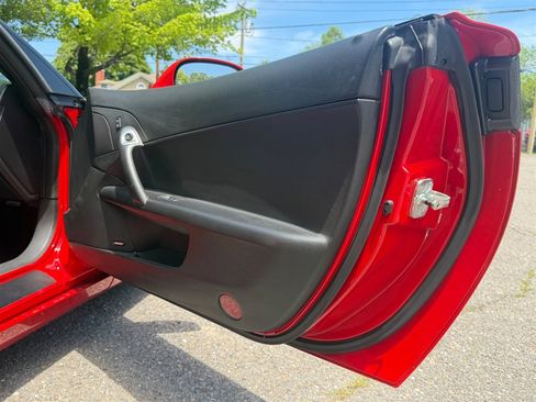 Used 2006 Chevrolet Corvette Convertible w/ Preferred Equipment Group RWD image 23