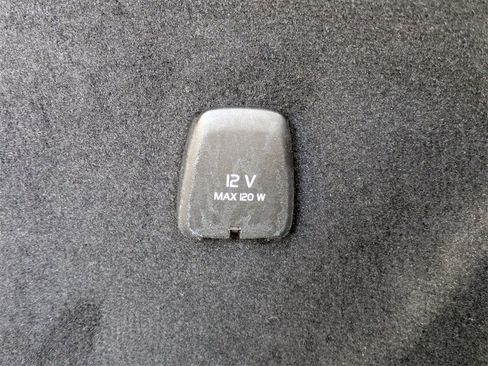 Certified 2024 Volvo XC90 B6 Ultimate w/ Lounge Package image 14