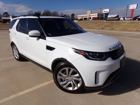 Used 2019 Land Rover Discovery HSE image 14