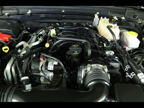 Used 2022 Jeep Wrangler Unlimited Sport AWD/4WD image 16