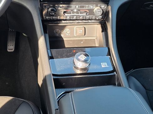 New 2025 Jeep Grand Cherokee Altitude image 12