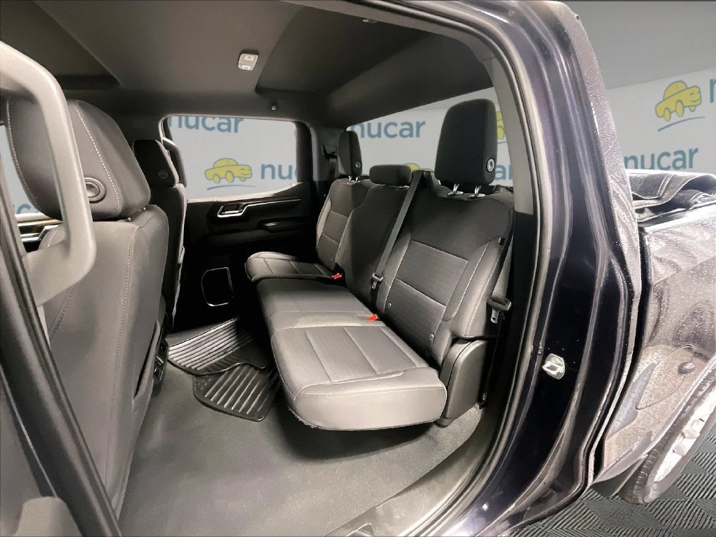 Used 2023 Chevrolet Silverado 1500 LT AWD/4WD image 15