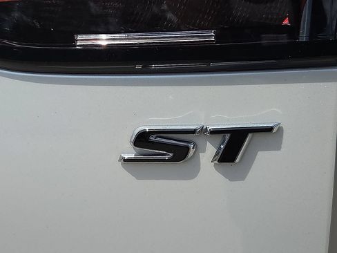 Used 2023 Buick Envision Preferred FWD image 9