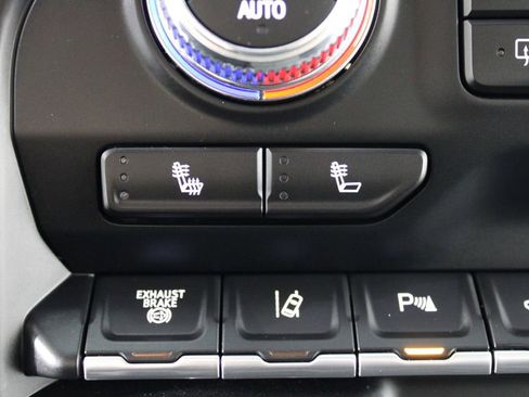 Used 2022 GMC Sierra 3500 SLT image 27