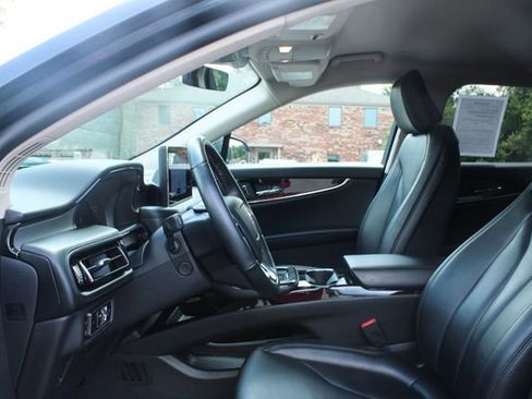 Used 2023 Lincoln Nautilus AWD w/ Premium Package image 13