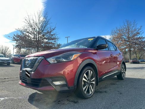 Used 2020 Nissan Kicks SR image 32