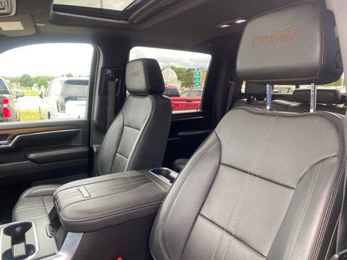 Used 2024 Chevrolet Silverado 2500 High Country w/ High Country Premium Package AWD/4WD image 10