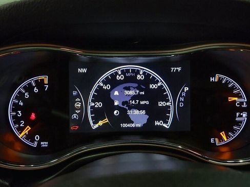 Used 2017 Jeep Grand Cherokee Laredo AWD/4WD image 26