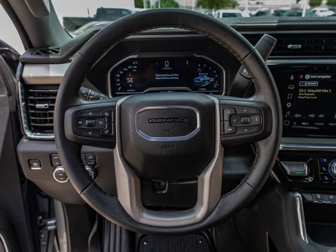 Used 2025 GMC Sierra 3500 Denali w/ Denali Reserve Package AWD/4WD image 19