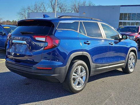 Used 2022 GMC Terrain SLE w/ Driver Convenience Package image 6