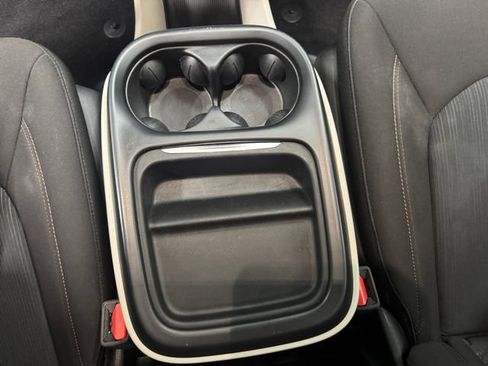 Used 2020 Chrysler Pacifica Touring w/ Cold Weather Group FWD image 16