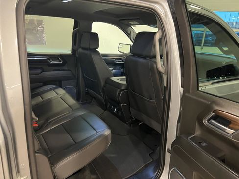 Used 2025 GMC Sierra 1500 SLT image 31