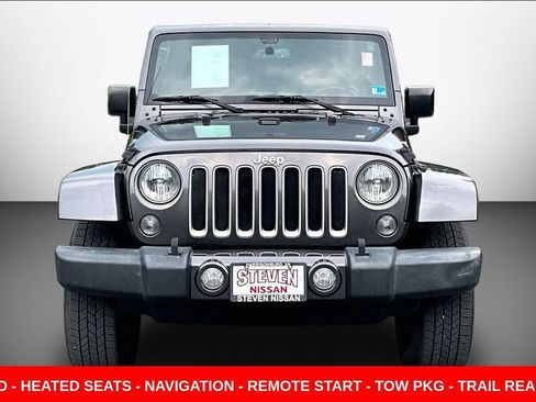 Used 2016 Jeep Wrangler Unlimited Sahara w/ Dual Top Group AWD/4WD image 2