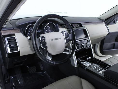 Used 2017 Land Rover Discovery HSE image 20