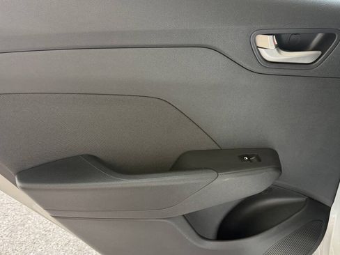 Used 2018 Hyundai Accent SE FWD image 7