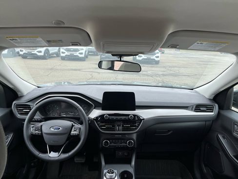 Used 2022 Ford Escape SE w/ SE Sport Appearance Package AWD/4WD image 10