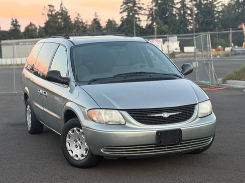 Used 2003 Chrysler Town & Country LX FWD image 8