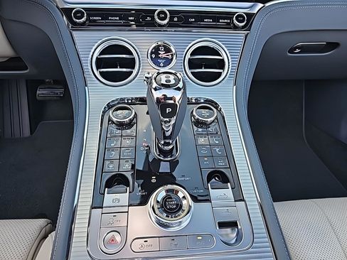 New 2024 Bentley Continental GT V8 image 37