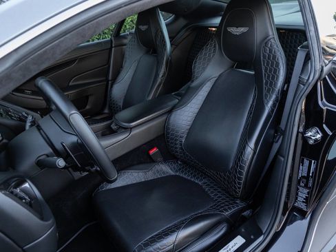 Used 2014 Aston Martin Vanquish Coupe image 88