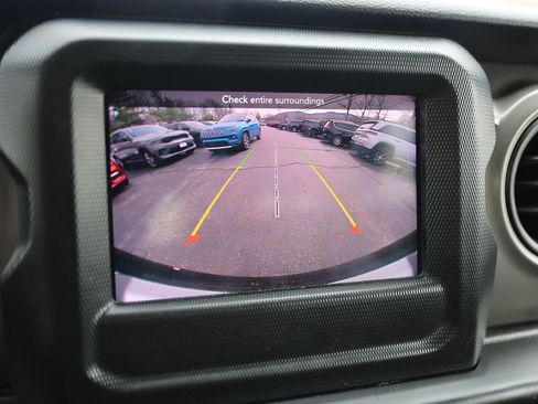 Used 2022 Jeep Wrangler Unlimited Sport image 24