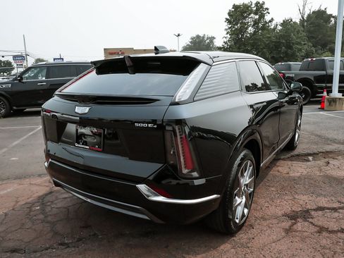 Used 2025 Cadillac Optiq Luxury 1 AWD/4WD image 6