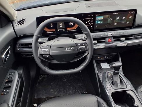 New 2026 Kia K4 EX image 2