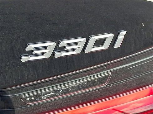 Certified 2025 BMW 330i xDrive Sedan w/ Convenience Package image 19