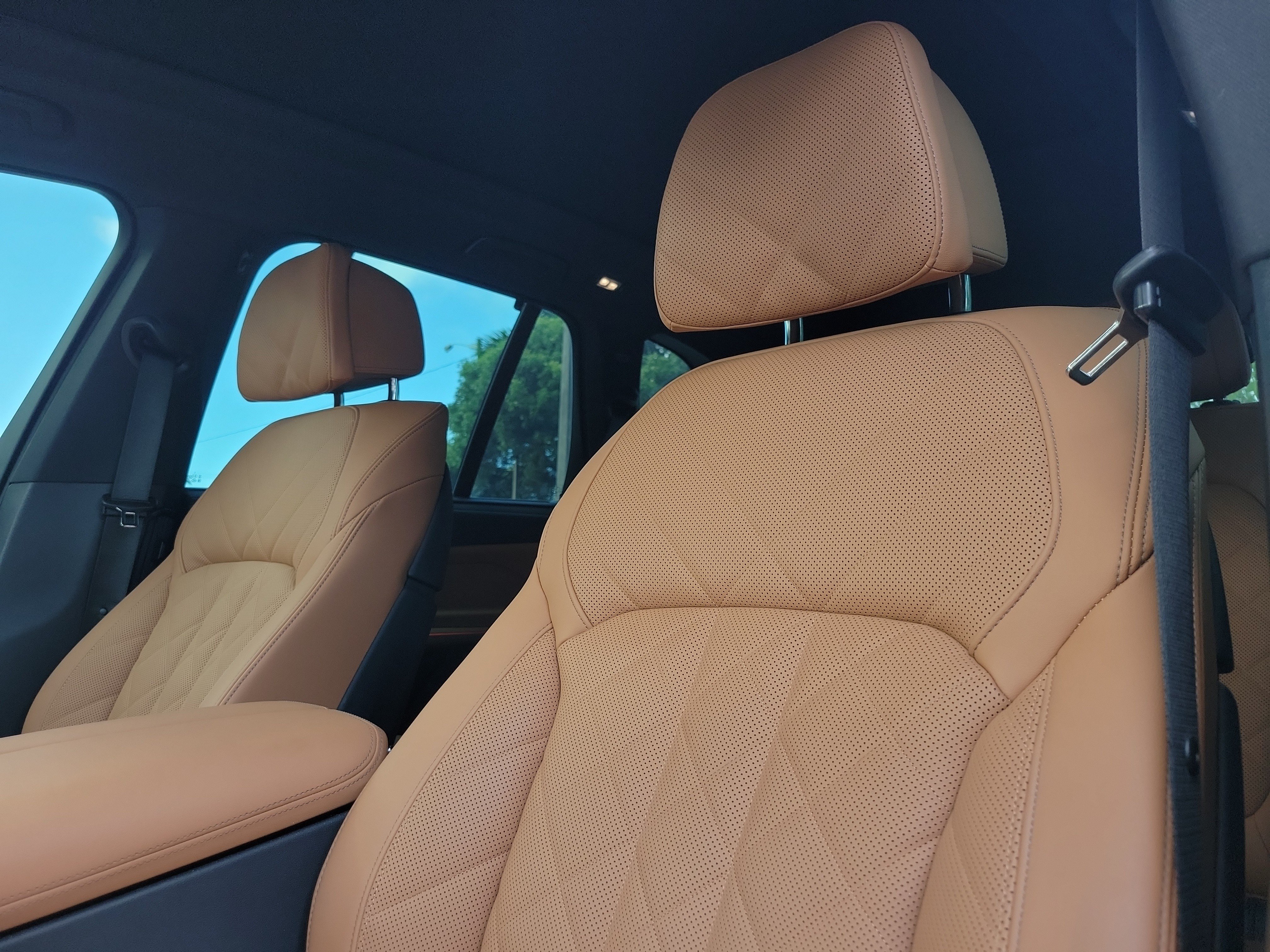 Certified 2025 BMW X5 M60i AWD/4WD image 23