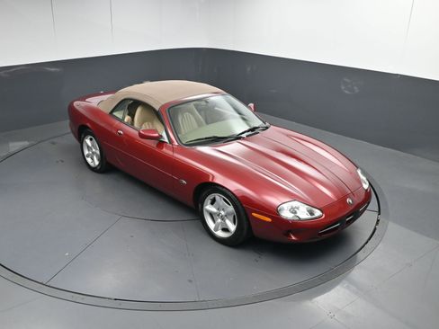 Used 1998 Jaguar XK8 Convertible image 39
