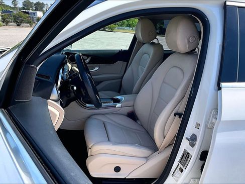 Certified 2021 Mercedes-Benz GLC 300 image 8