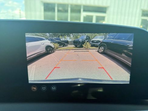 Used 2024 Cadillac Lyriq Tech RWD image 11