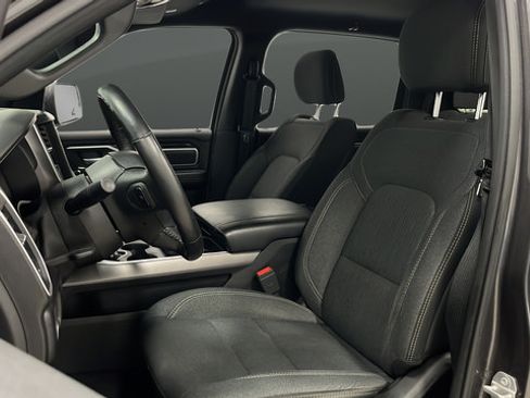 Used 2019 RAM 1500 Big Horn AWD/4WD image 9