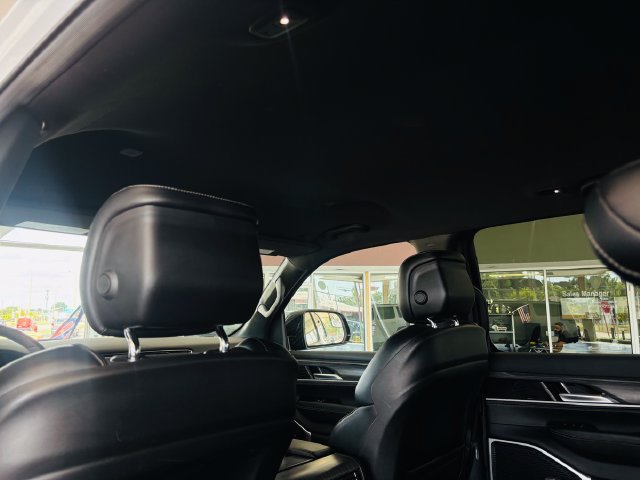 Used 2024 Jeep Wagoneer Series II w/ Flexible Seating Group AWD/4WD image 36