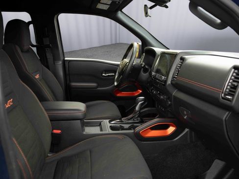 Used 2022 Nissan Frontier PRO-4X w/ Technology Package image 19