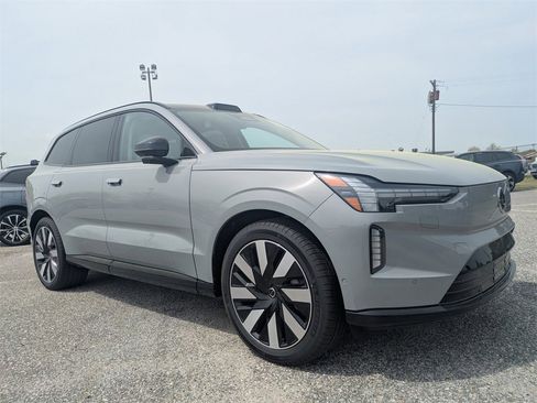 New 2025 Volvo EX90 Ultra image 2