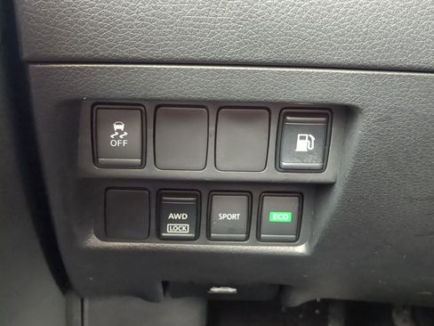 Used 2018 Nissan Rogue S w/ S Value Package image 16