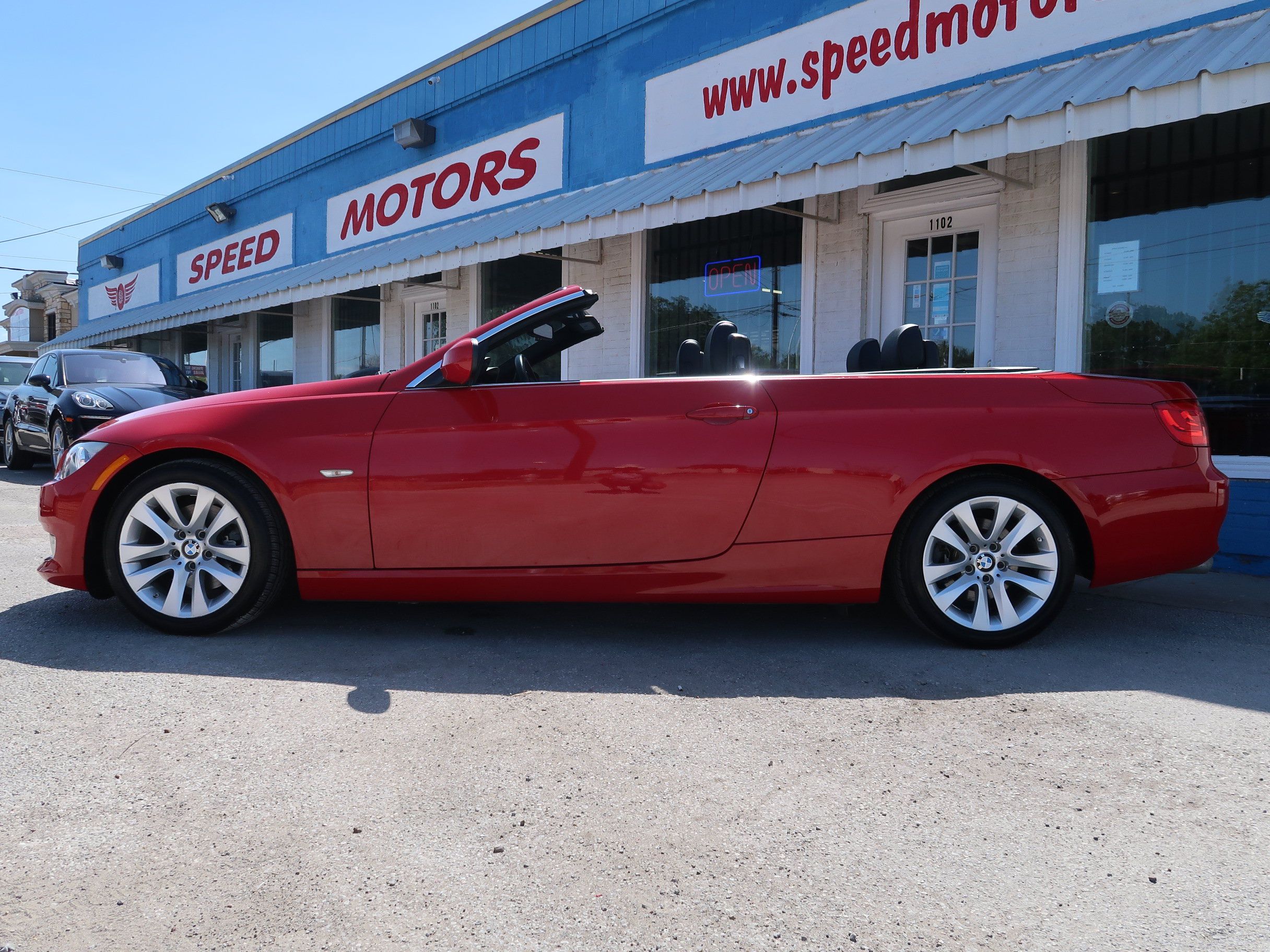 Used 2012 BMW 328i Convertible RWD image 3