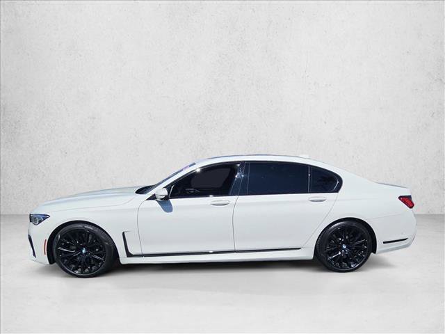 Used 2022 BMW 740i w/ M Sport Package RWD image 9