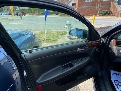 Used 2010 Chevrolet Impala LT FWD image 5