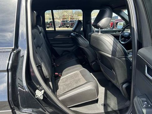 Certified 2023 Jeep Grand Cherokee Altitude AWD/4WD image 17
