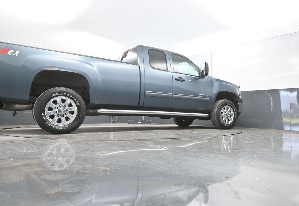 Used 2011 GMC Sierra 2500 SLE w/ Convenience Package AWD/4WD image 42