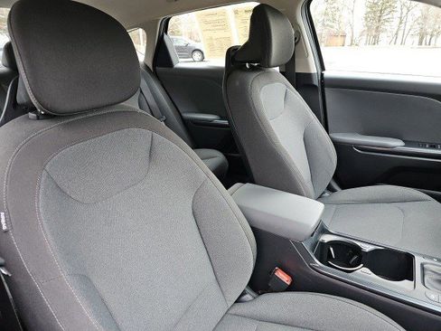 Used 2025 Kia K4 LXS image 12