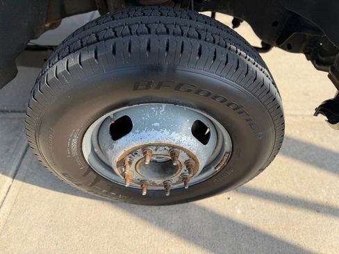 Used 2015 Ford F350 XL w/ Power Equipment Group AWD/4WD image 4