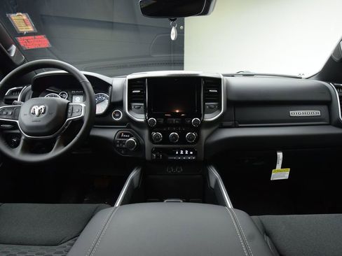 New 2026 RAM 1500 4x4 Crew Cab image 36