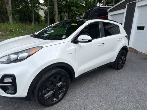 Used 2020 Kia Sportage S w/ S Sunroof Package AWD/4WD image 2