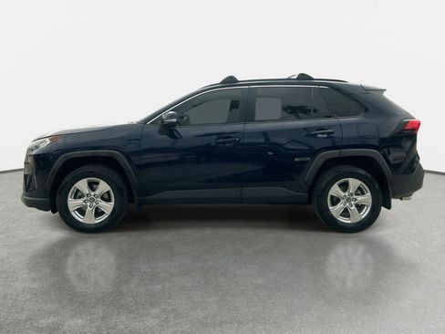 Used 2019 Toyota RAV4 XLE w/ Convenience Package AWD/4WD image 4