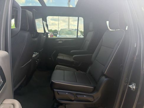 New 2026 Chevrolet Suburban Premier AWD/4WD image 23